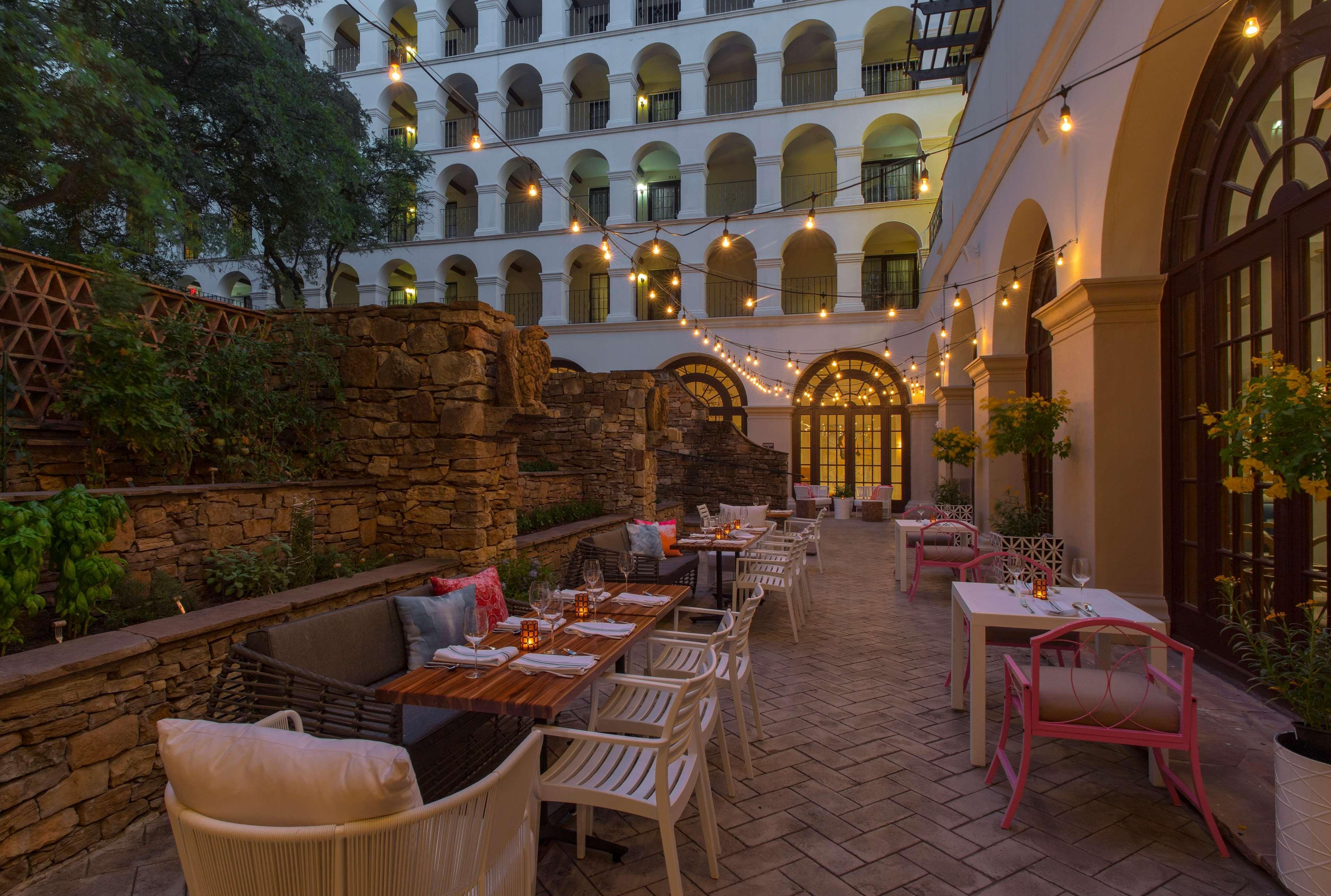 Hotel Doubletree By Hilton Austin Exteriér fotografie