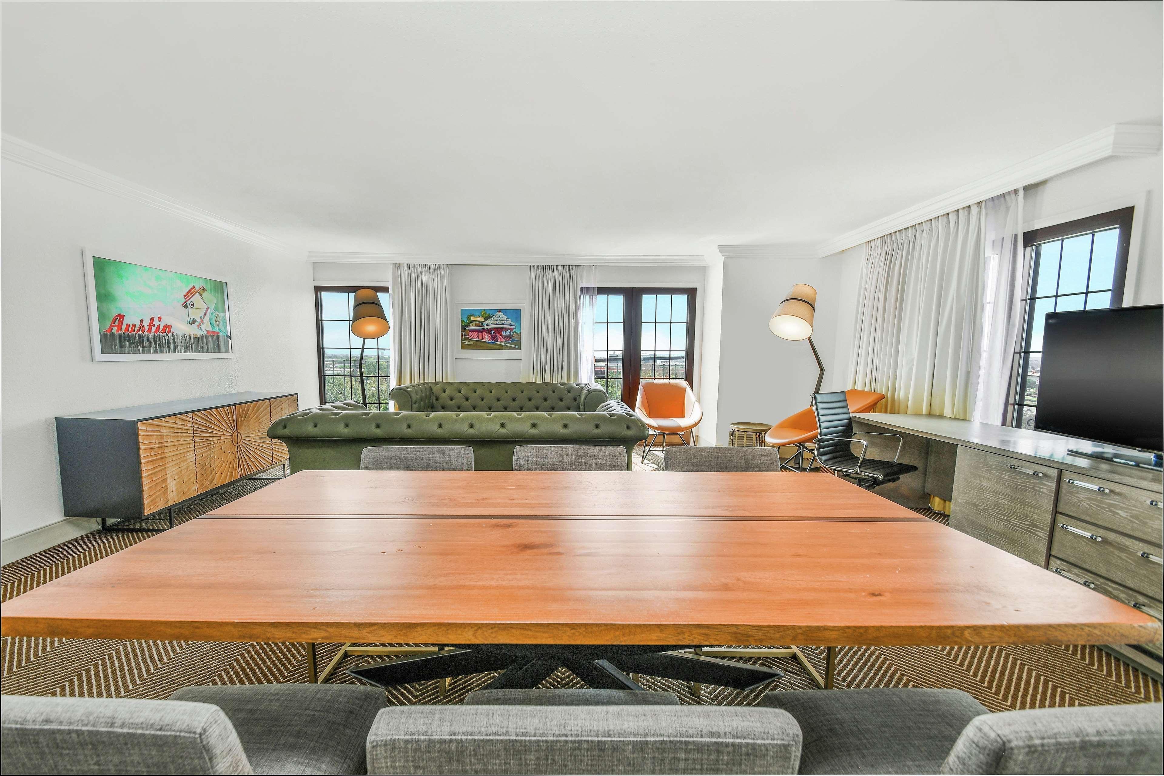 Hotel Doubletree By Hilton Austin Exteriér fotografie