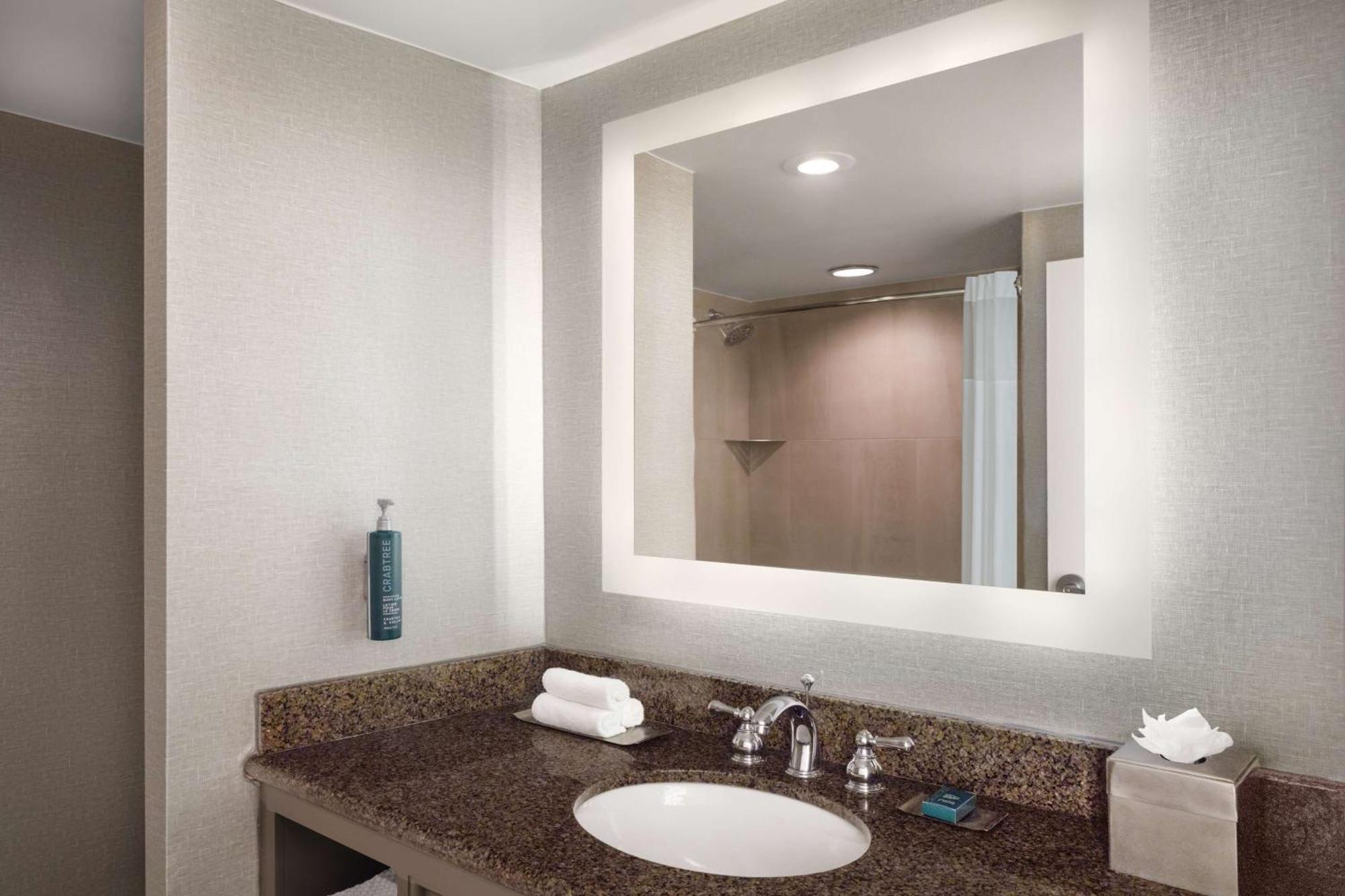 Hotel Doubletree By Hilton Austin Exteriér fotografie