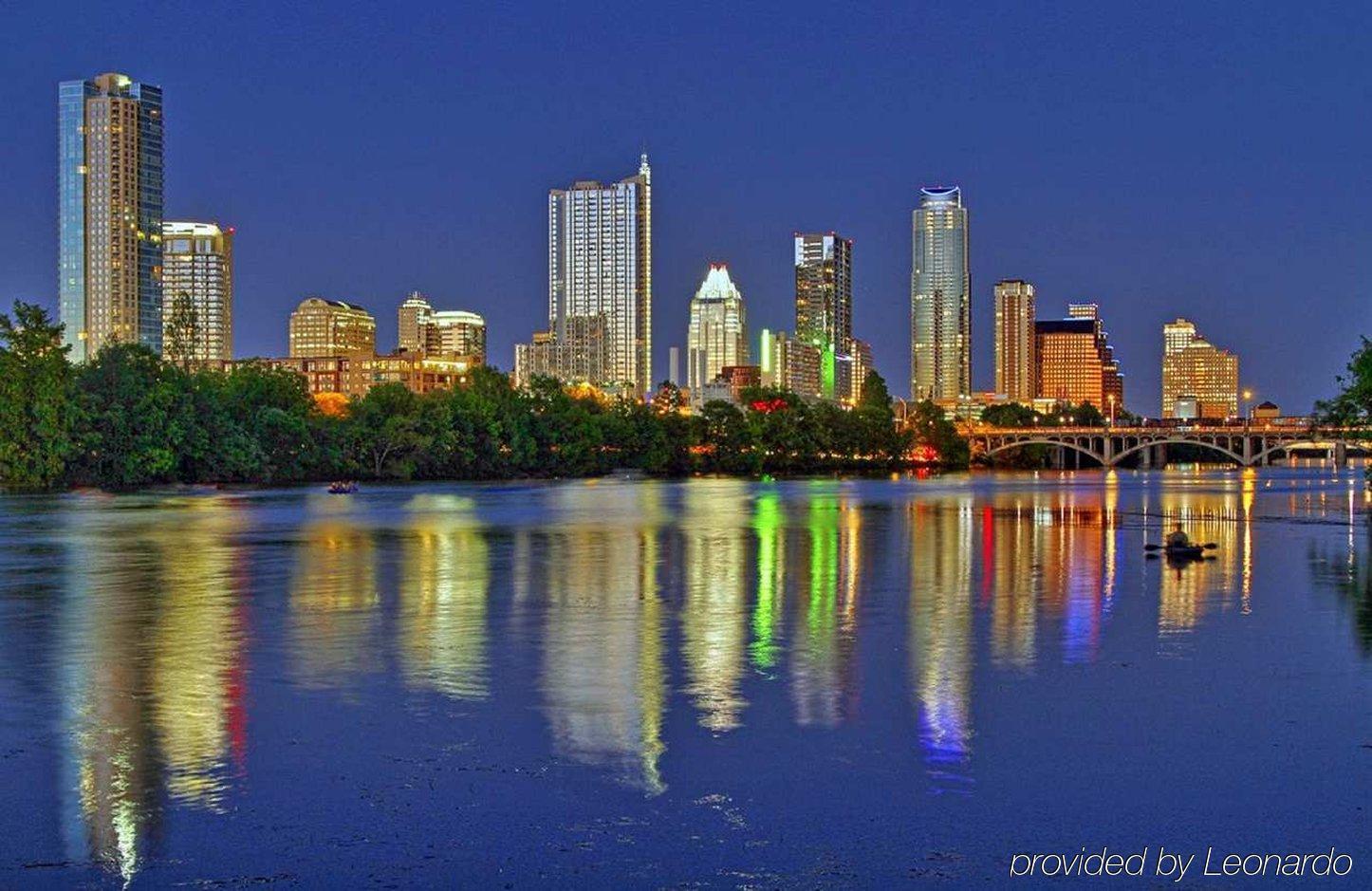 Hotel Doubletree By Hilton Austin Exteriér fotografie